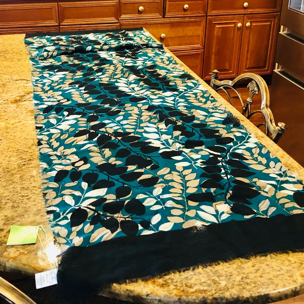 VERA BRADLEY Imperial Branches Scarf Wrap NWT